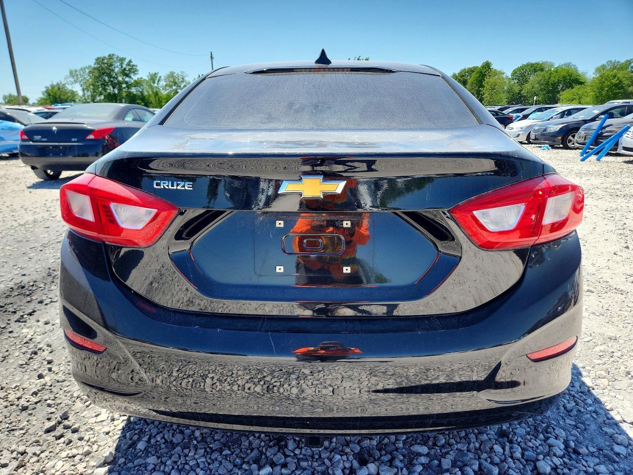 2017 Chevrolet Cruze Ls - Image 6