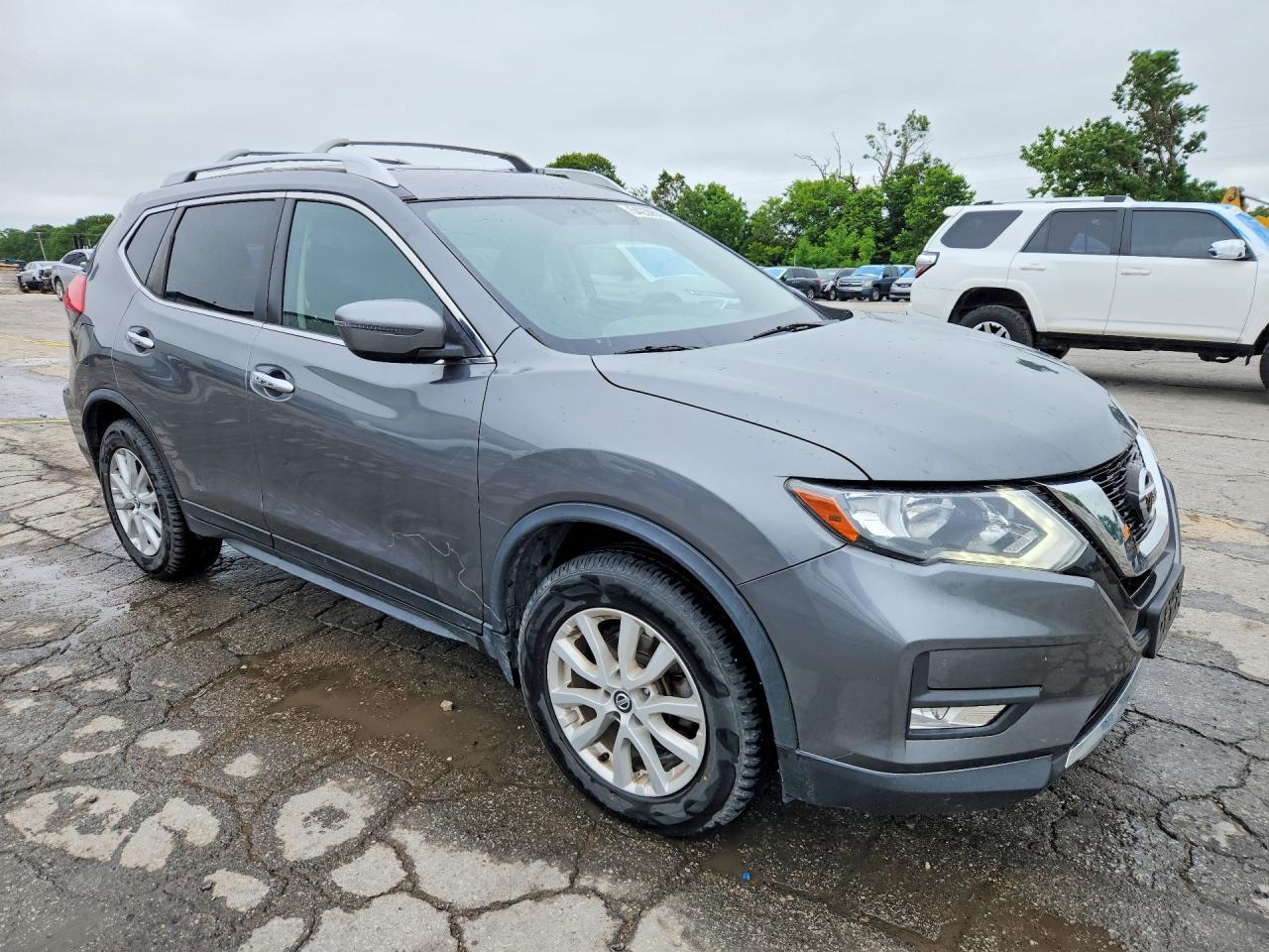 2017 Nissan Rogue Sv - Image 4