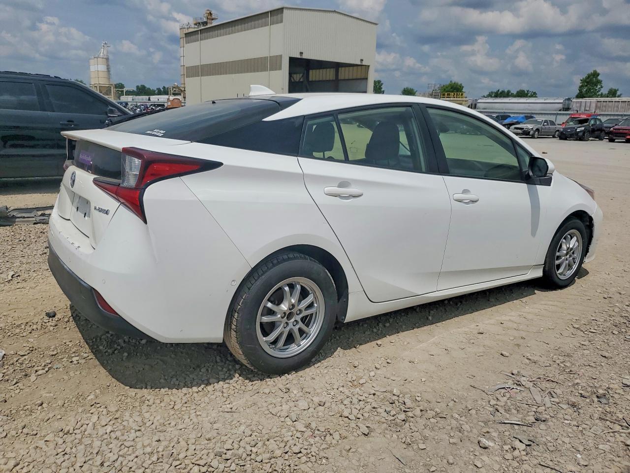 2021 Toyota Prius Le Awd-E - Фото 3