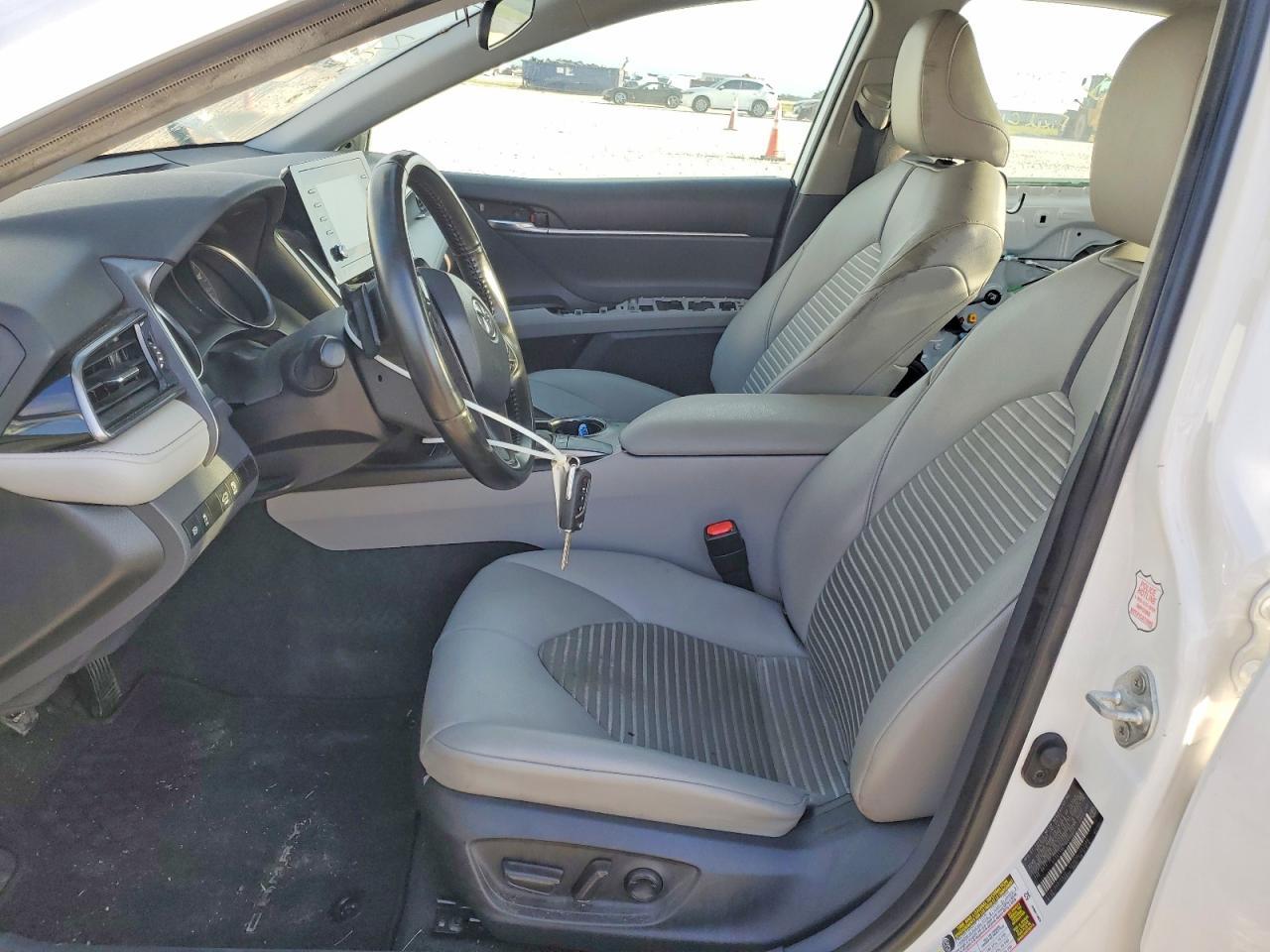 2022 Toyota Camry Se - Фото 7