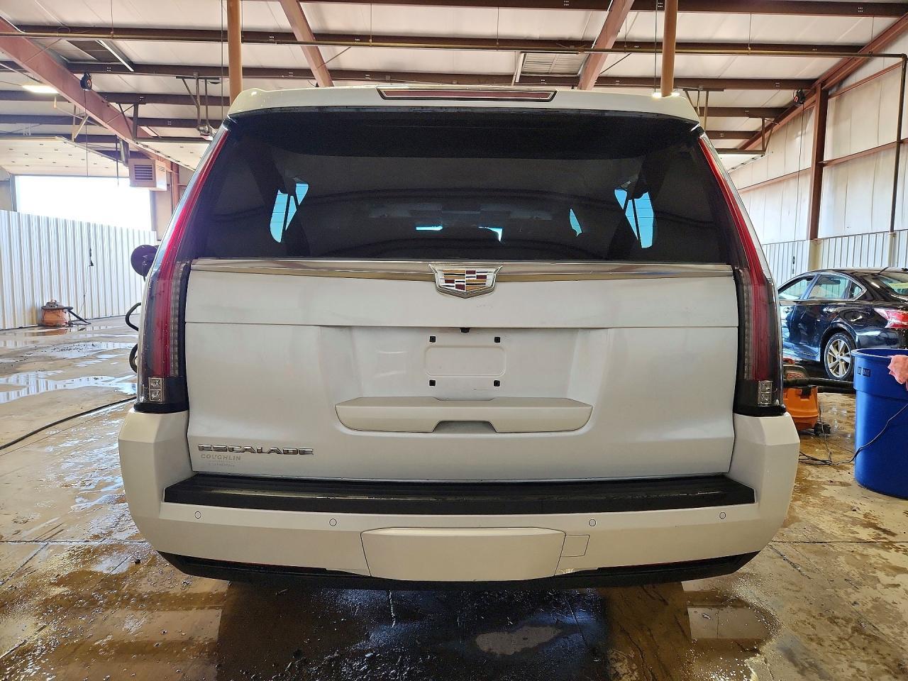 2016 Cadillac Escalade Esv Platinum - Image 6