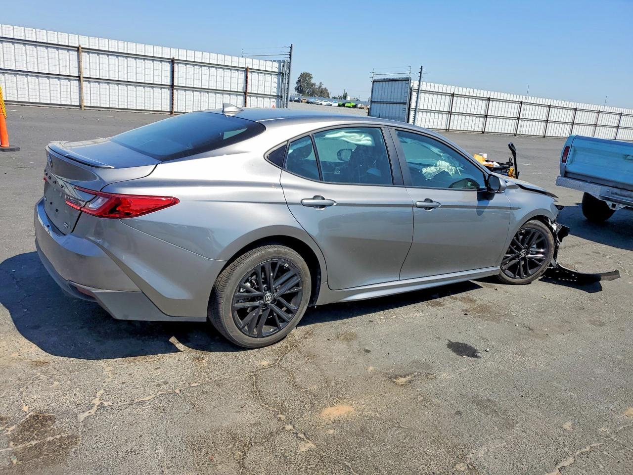 2026 Toyota Camry Se - Фото 3