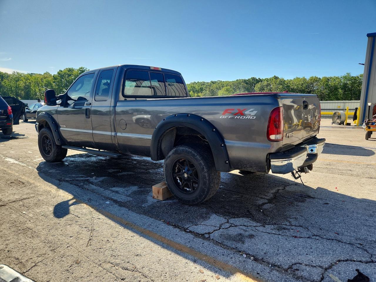 2004 Ford F250 Super Duty - Image 2