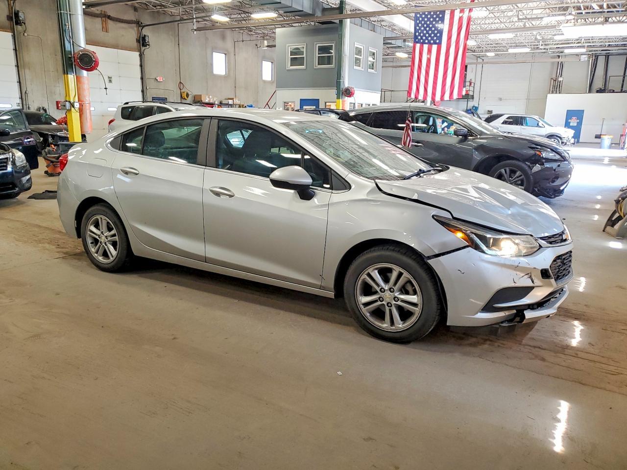 2017 Chevrolet Cruze Lt - Фото 4