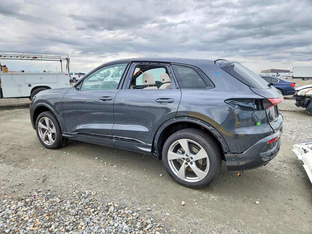 2025 Audi Q5 Premium Plus - Фото 2