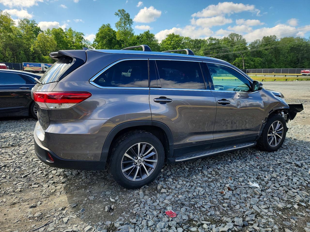 2019 Toyota Highlander Xle - Фото 3