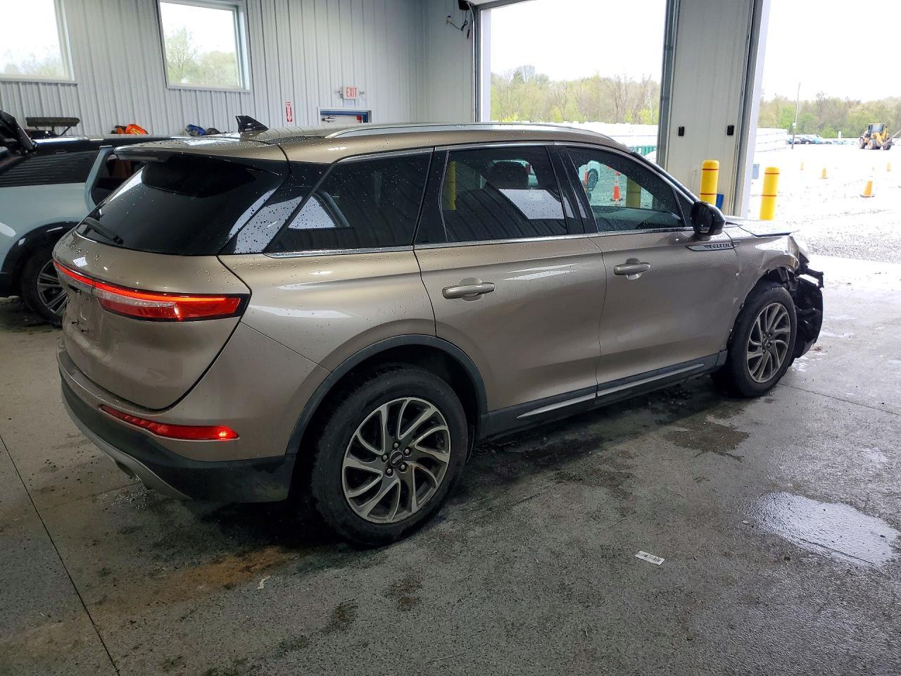 2020 Lincoln Corsair - Image 3