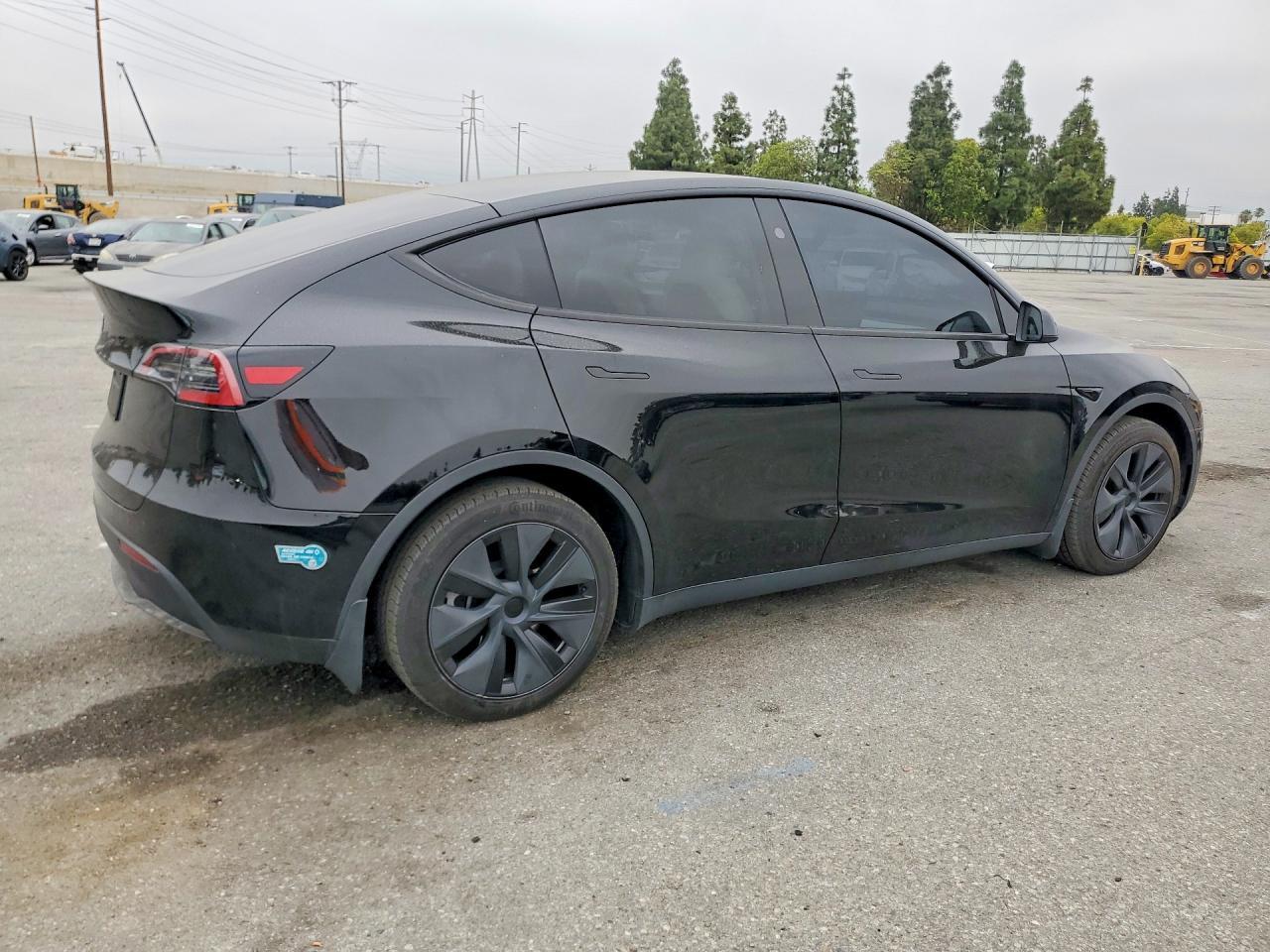 2024 Tesla Model Y - Фото 3
