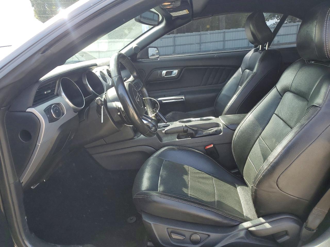 2020 Ford Mustang - Image 7