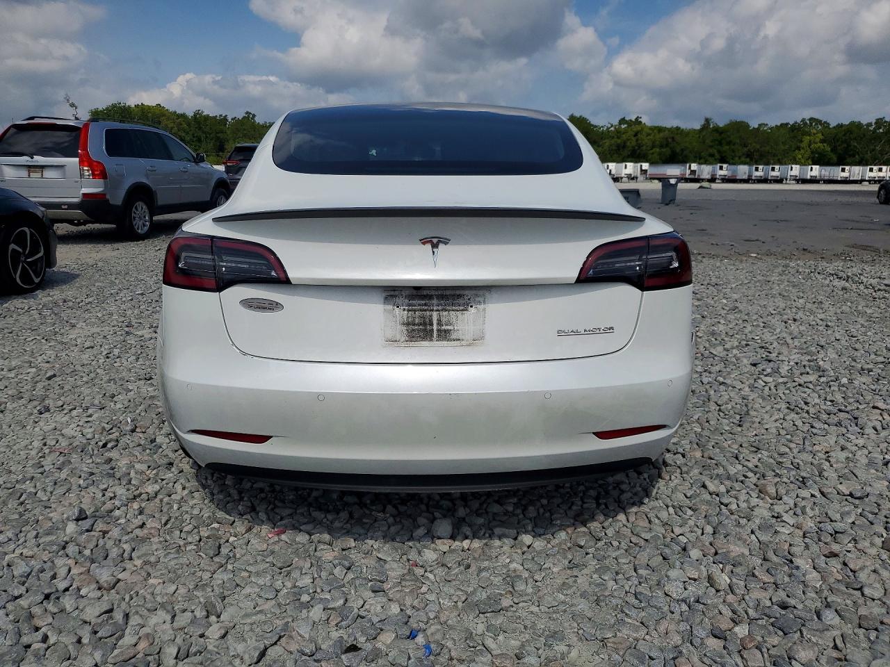 2022 Tesla Model 3 - Фото 6