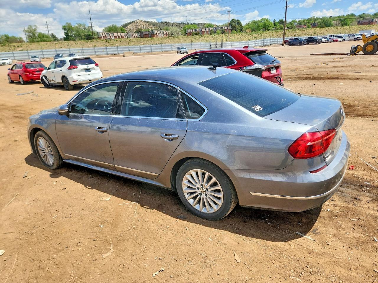 2016 Volkswagen Passat Se - Фото 2