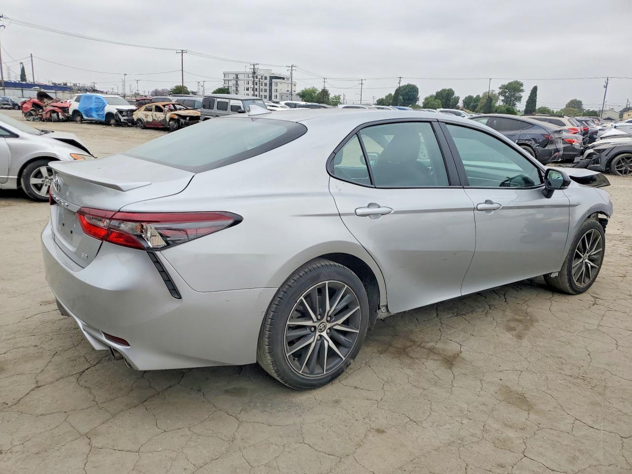 2024 Toyota Camry Se - Фото 3