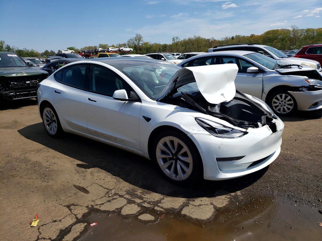 2022 Tesla Model 3 - Image 4