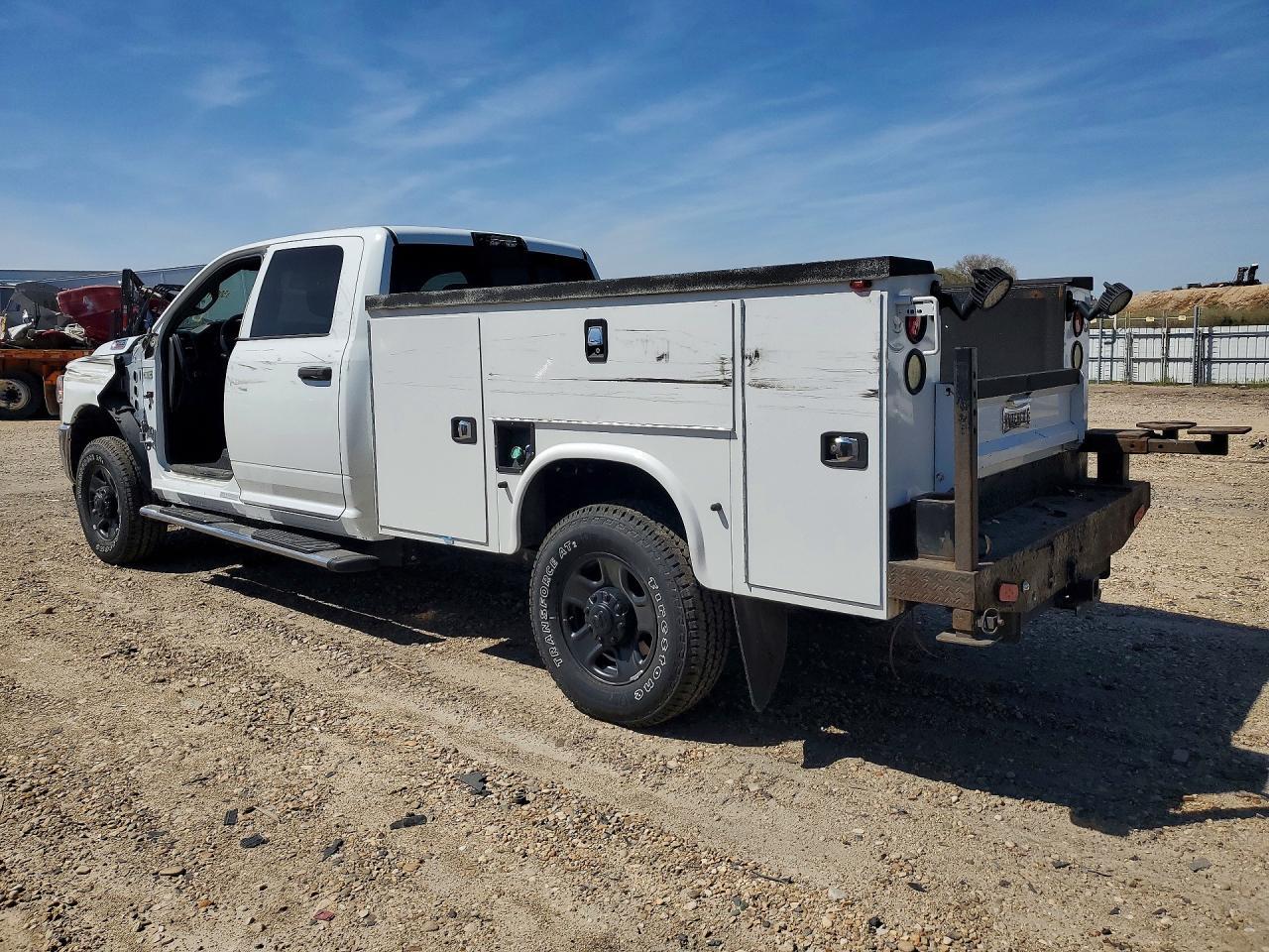 2023 Ram 3500 Tradesman - Фото 2