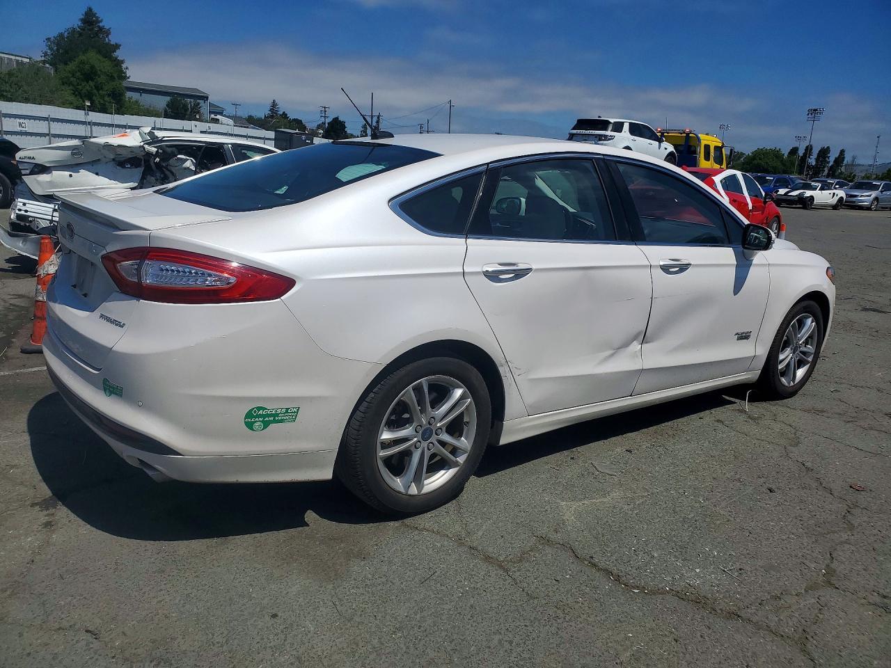 2016 Ford Fusion Titanium Phev - Image 3