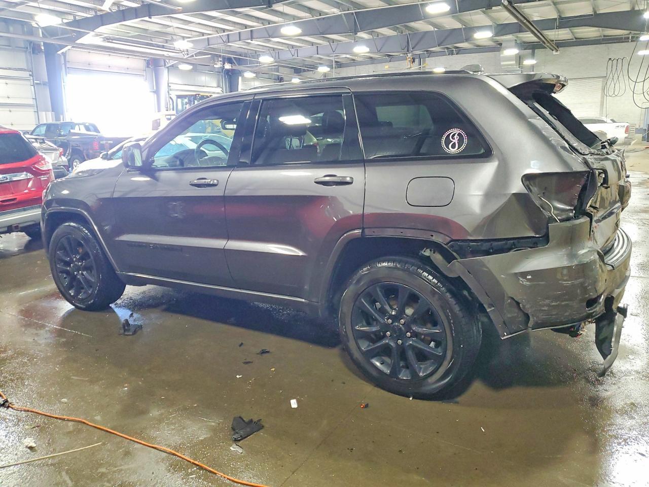 2018 Jeep Grand Cherokee Laredo - Фото 2