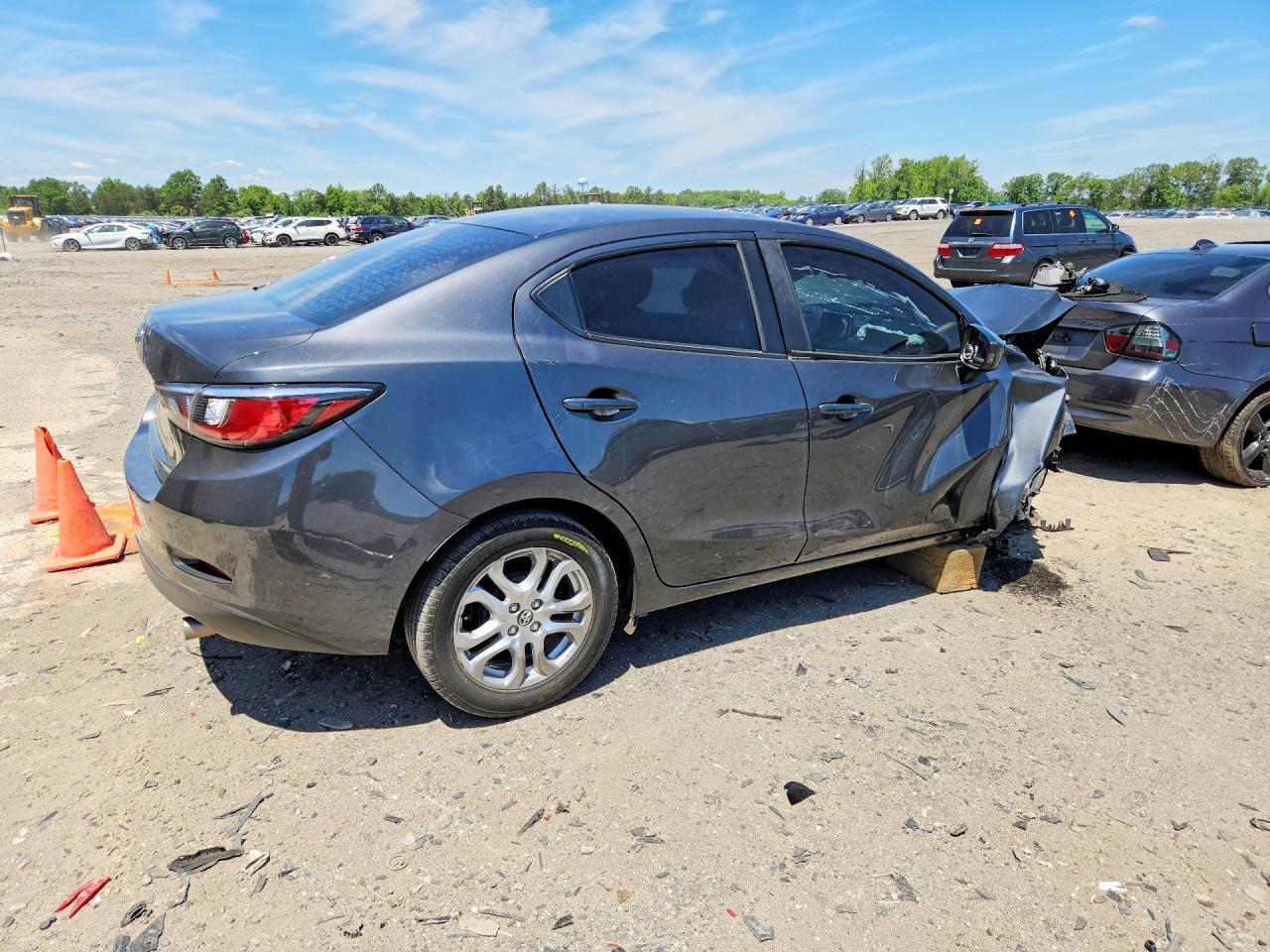 2018 Toyota Yaris - Image 3