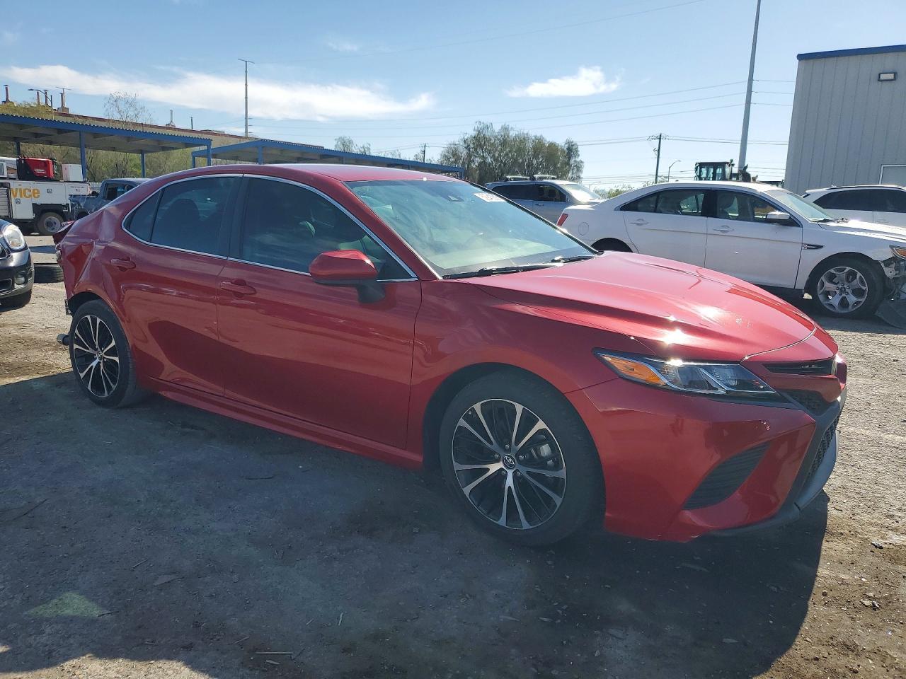 2019 Toyota Camry Se - Фото 4