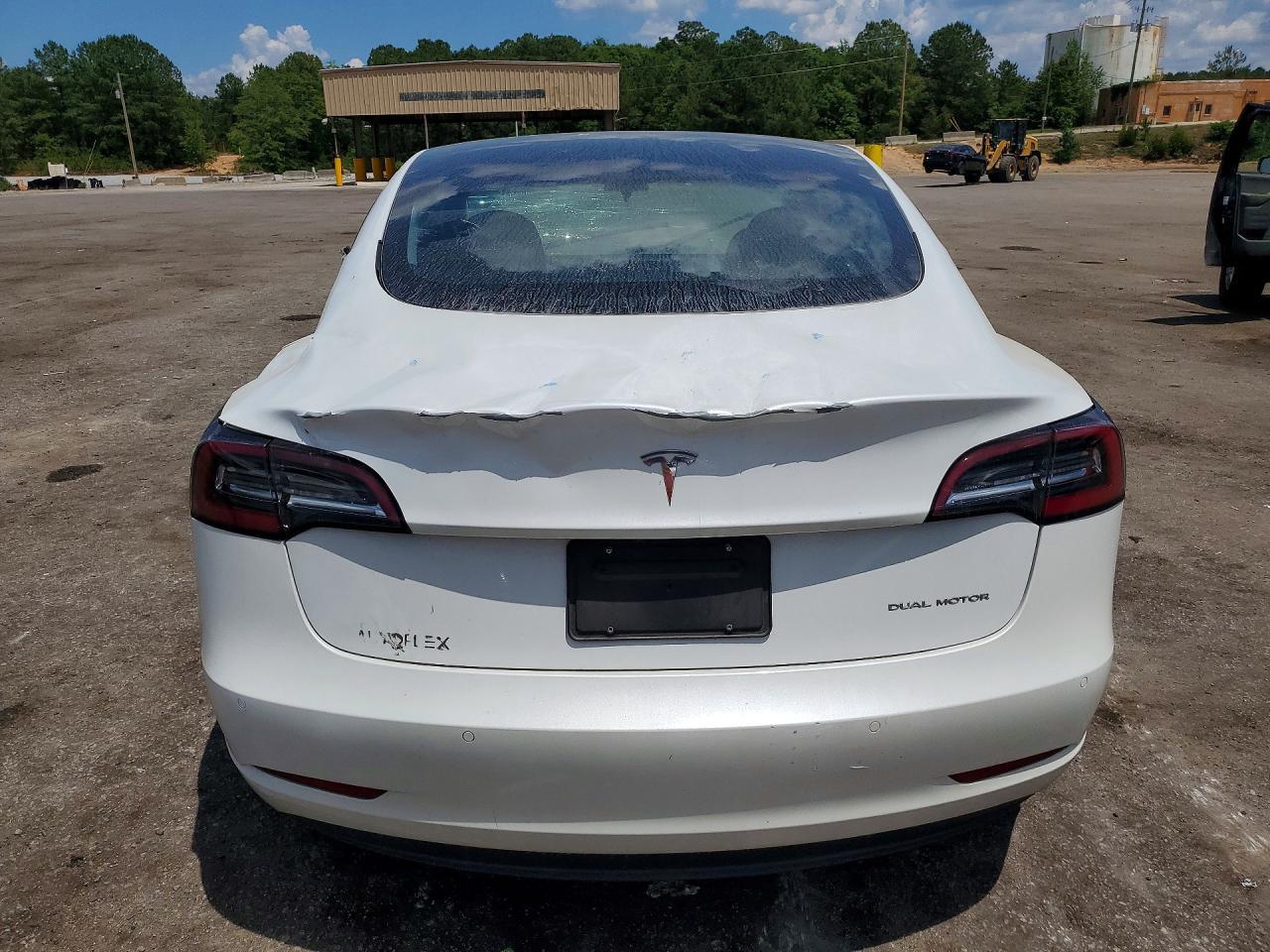 2022 Tesla Model 3 - Фото 6
