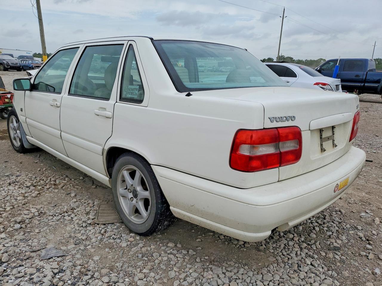 2000 Volvo S70 Base - Фото 2