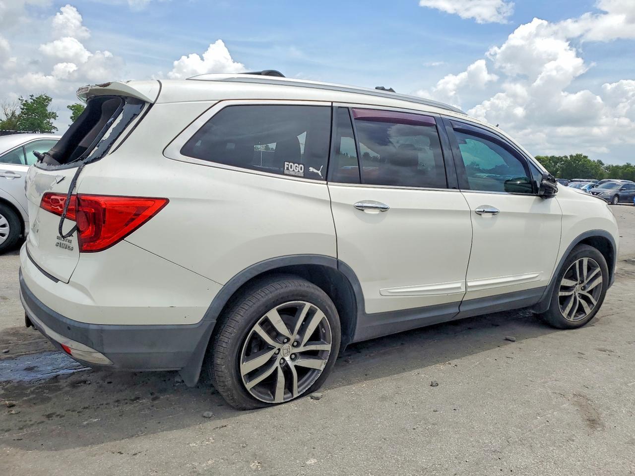 2016 Honda Pilot Elite - Image 3