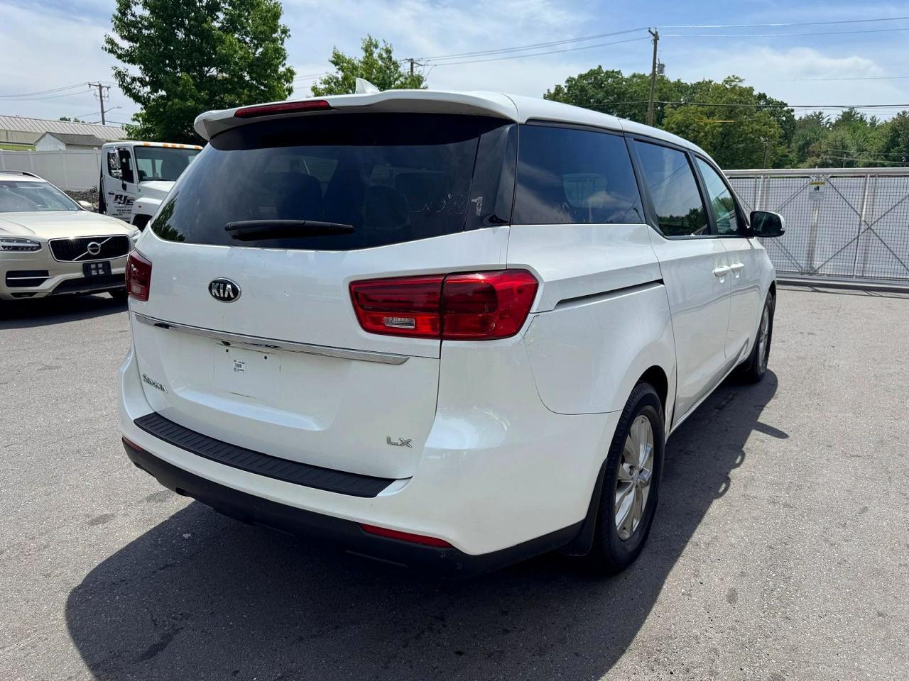 2019 Kia Sedona Lx - Image 3