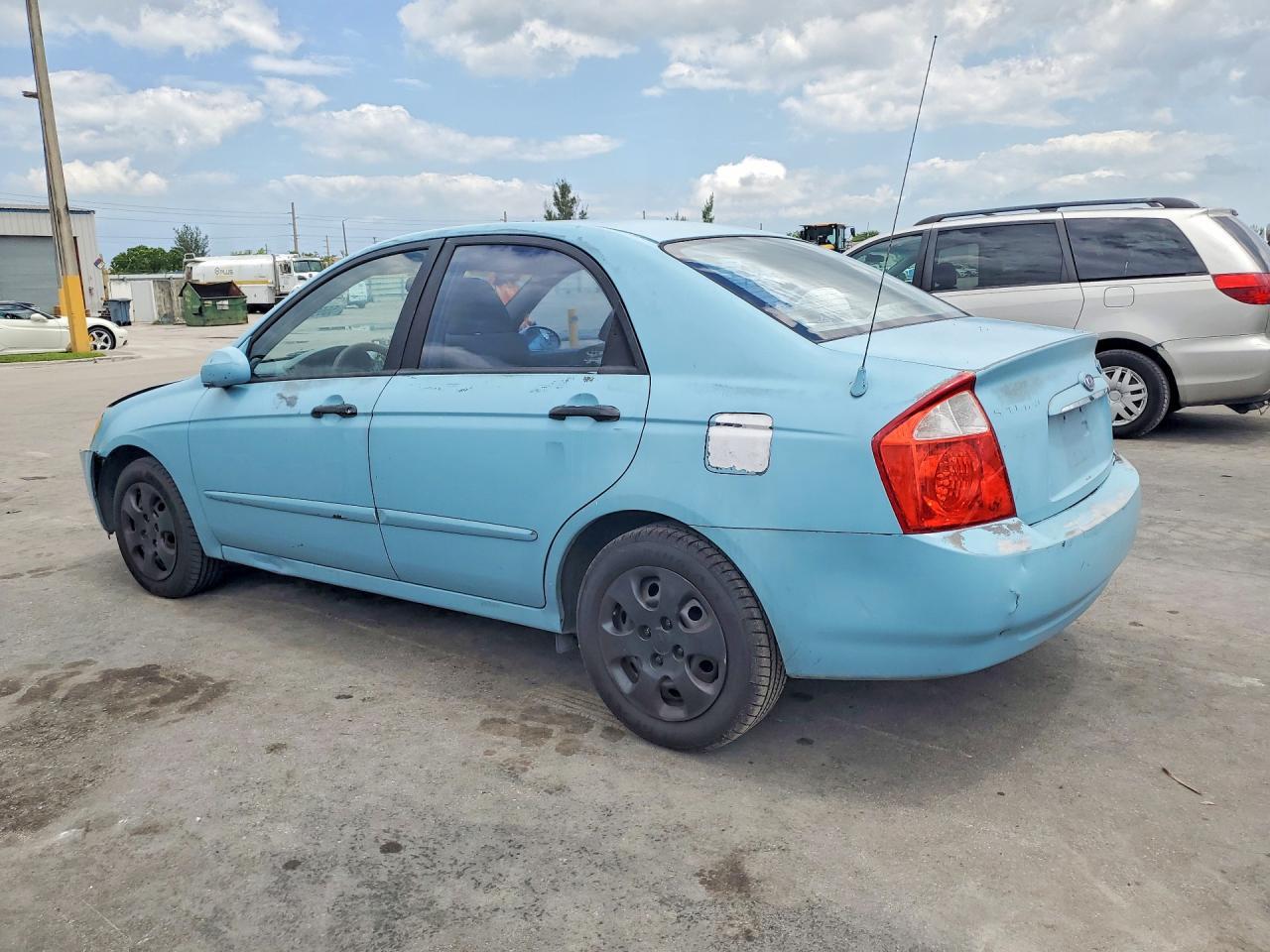 2005 Kia Spectra Lx - Image 2