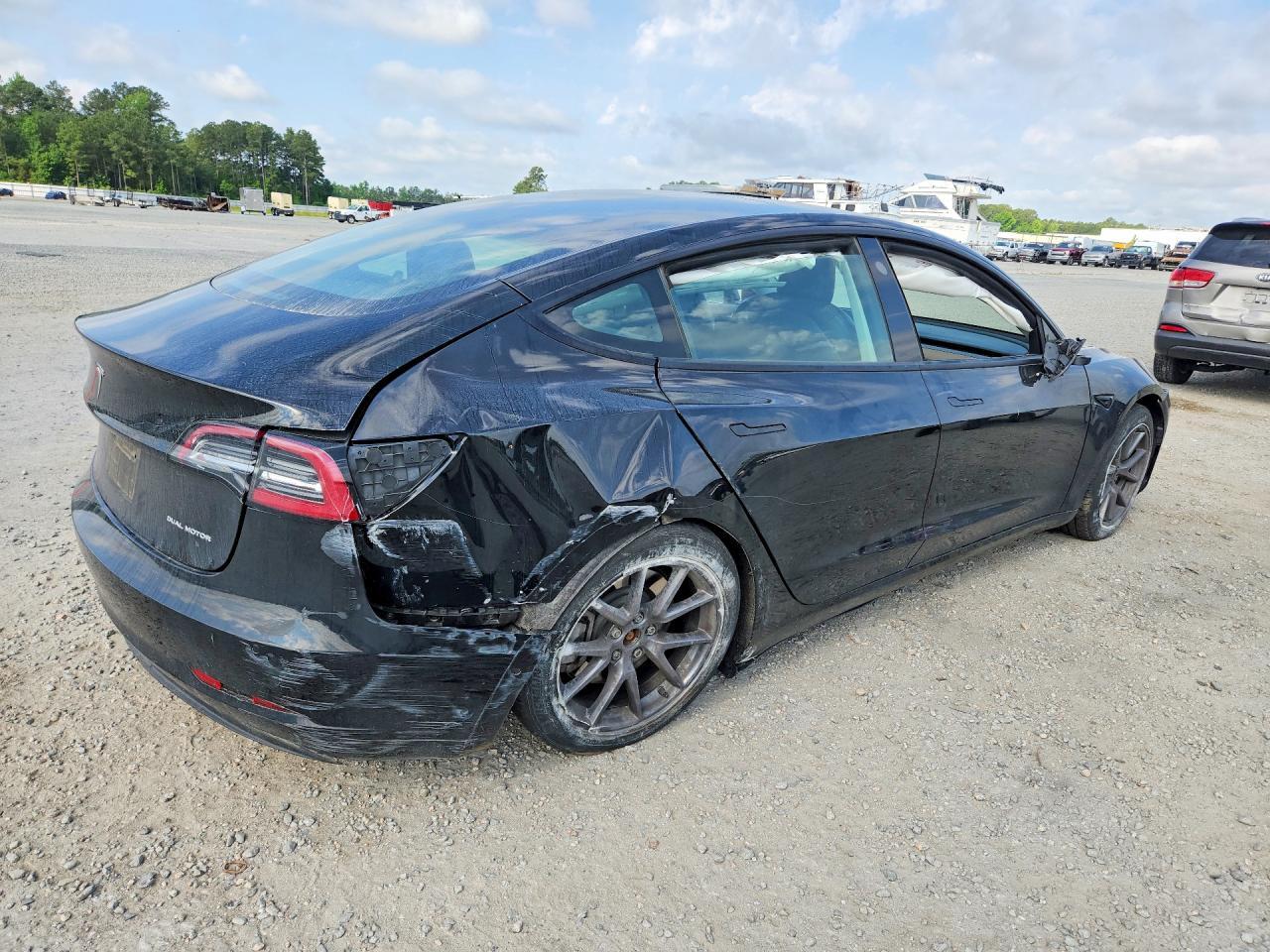 2022 Tesla Model 3 - Фото 3
