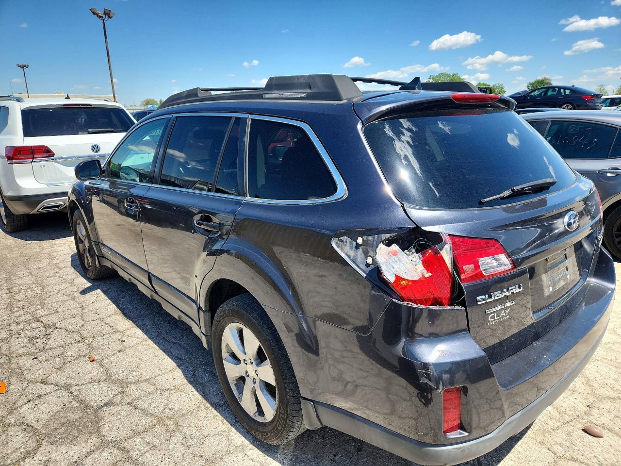 2011 Subaru Outback 2.5I Limited - Фото 2