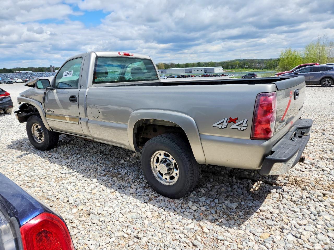 2003 Chevrolet Silverado K2500 Heavy Duty - Image 2