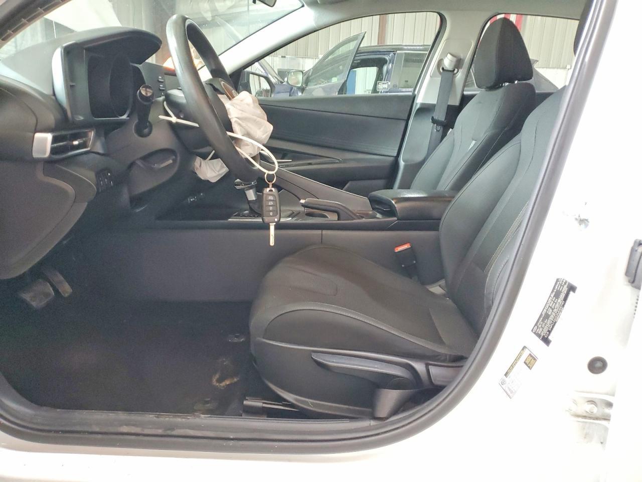 2021 Hyundai Elantra Se - Фото 7