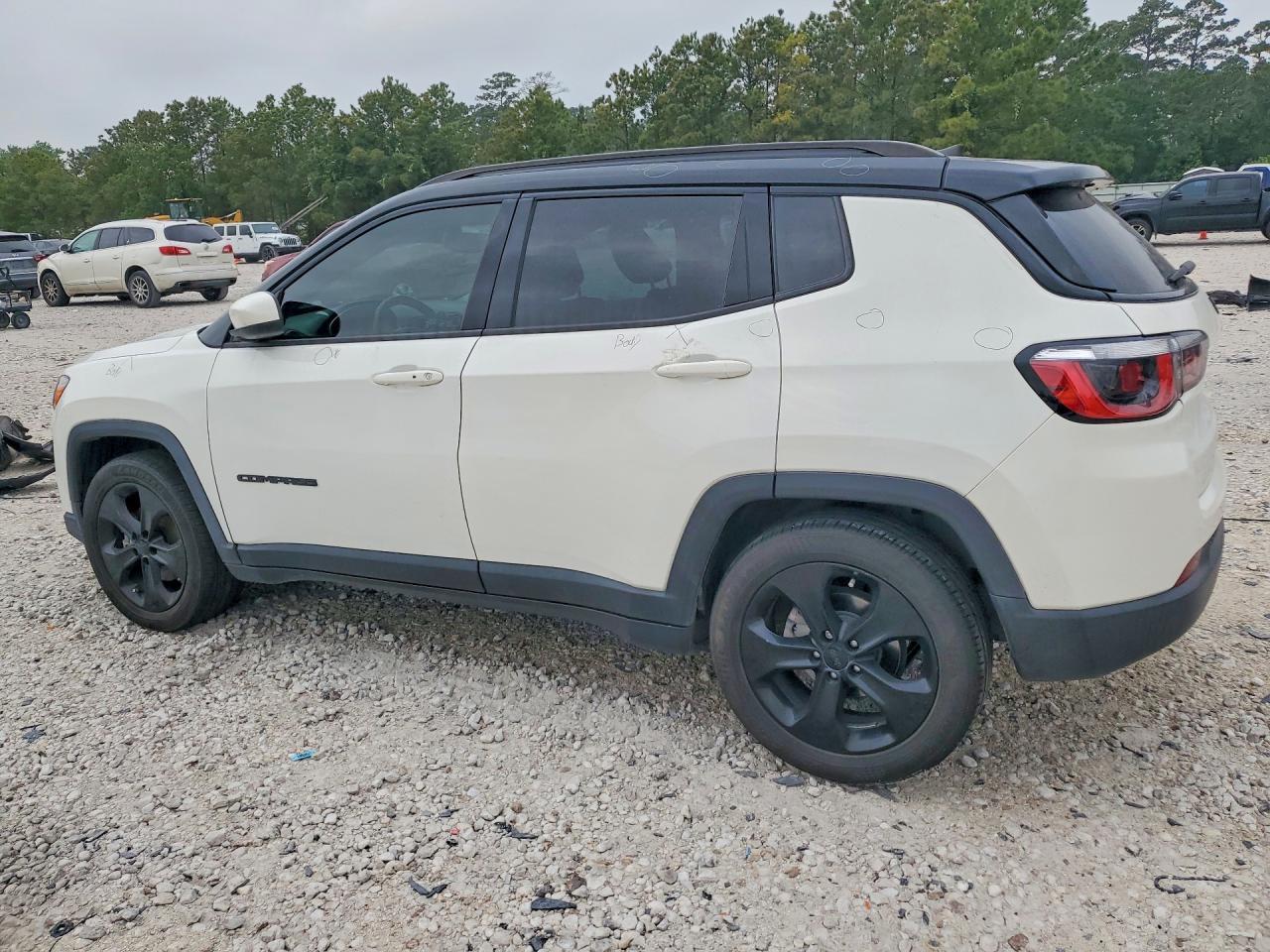 2020 Jeep Compass Latitude - Фото 2