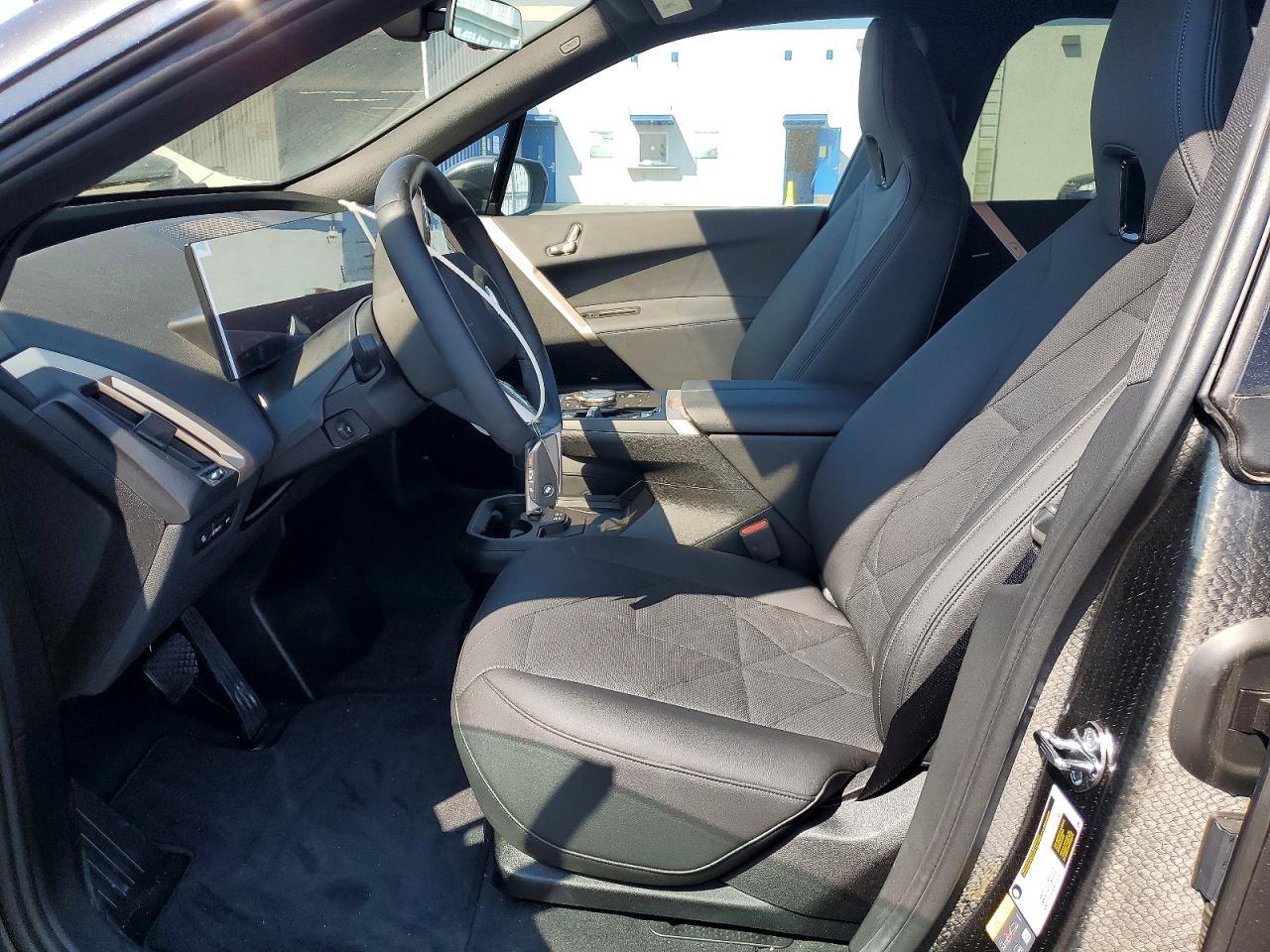 2026 BMW Ix xDrive45 - Фото 7