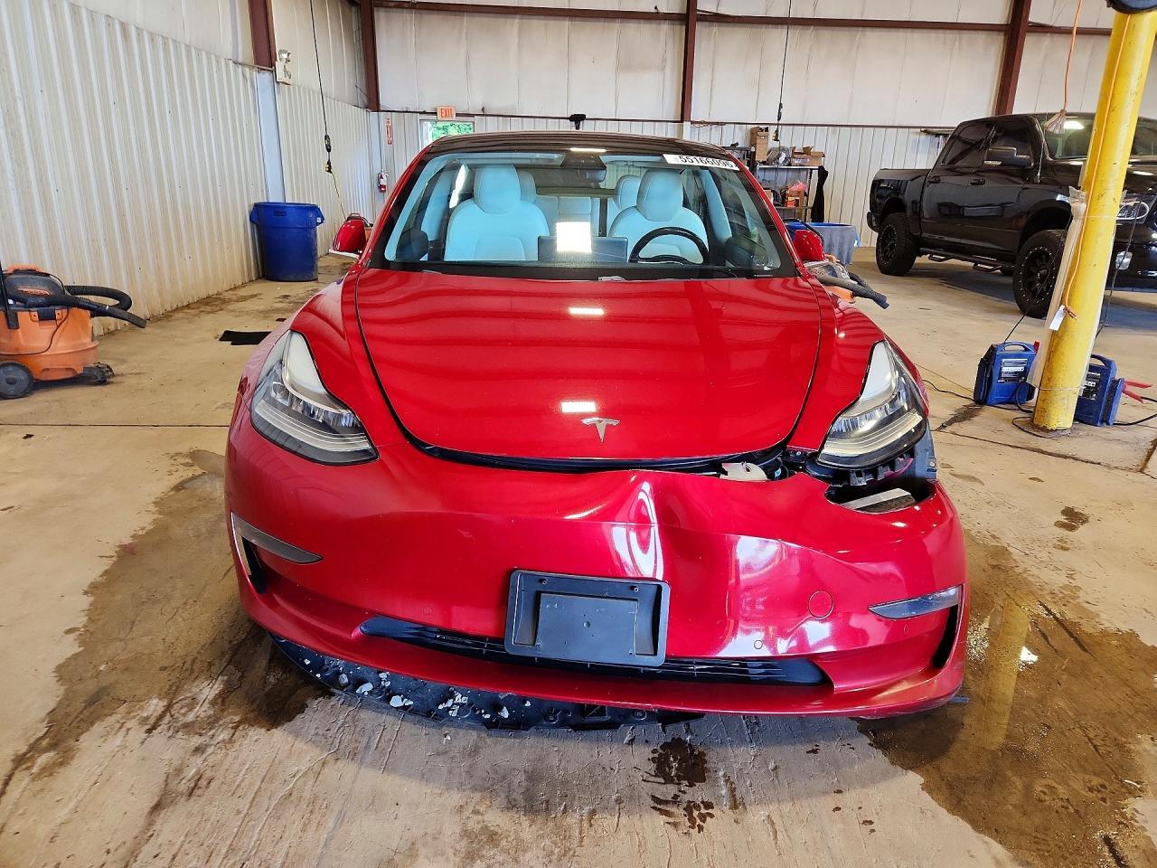 2018 Tesla Model 3 - Фото 5