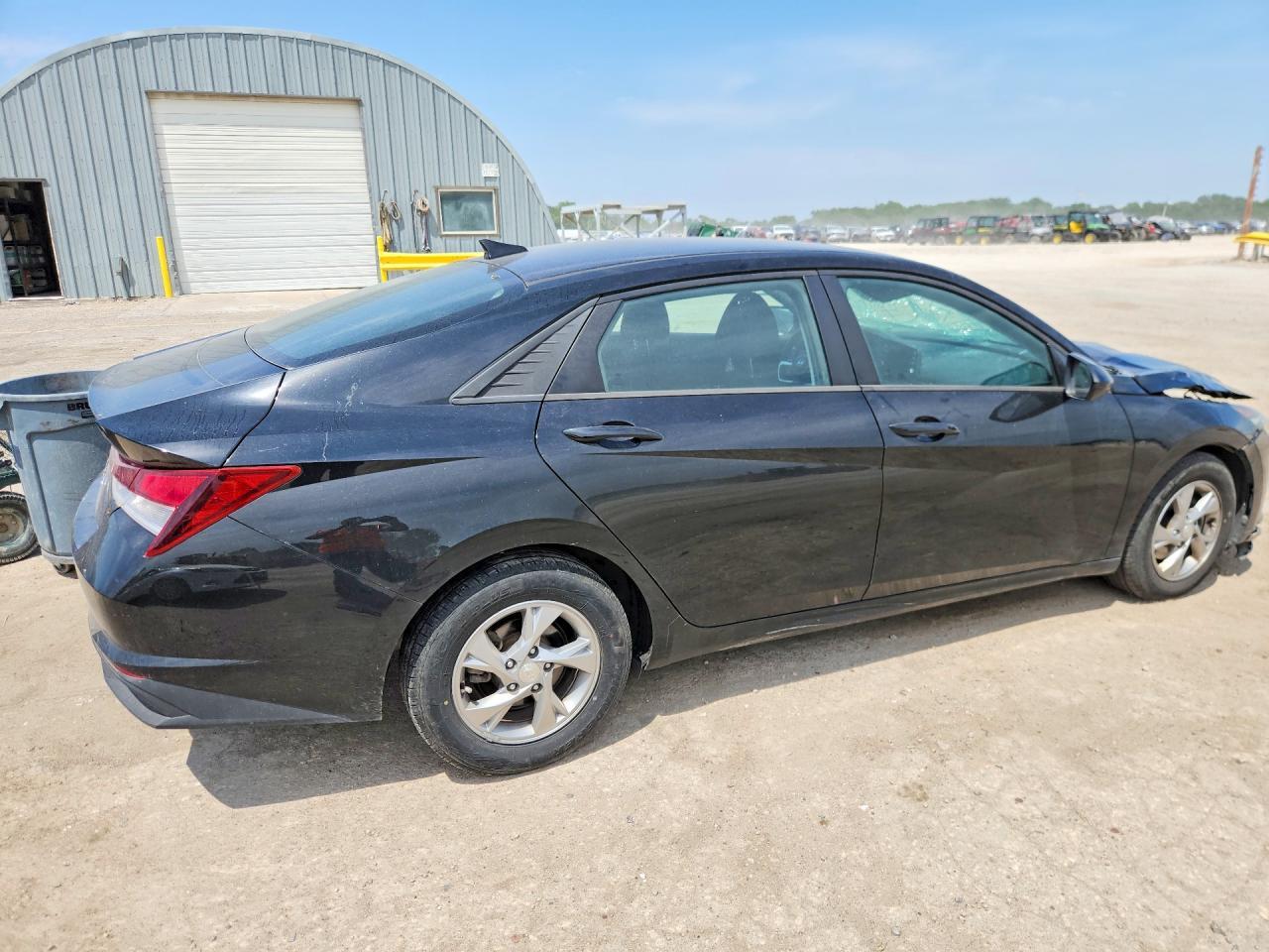 2021 Hyundai Elantra Se - Image 3