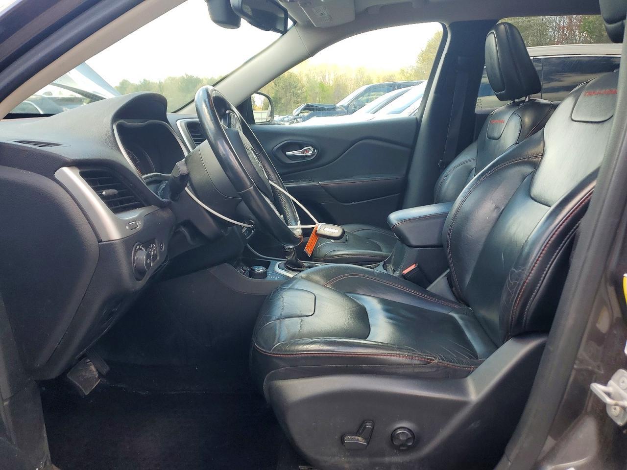 2016 Jeep Cherokee Trailhawk - Image 7