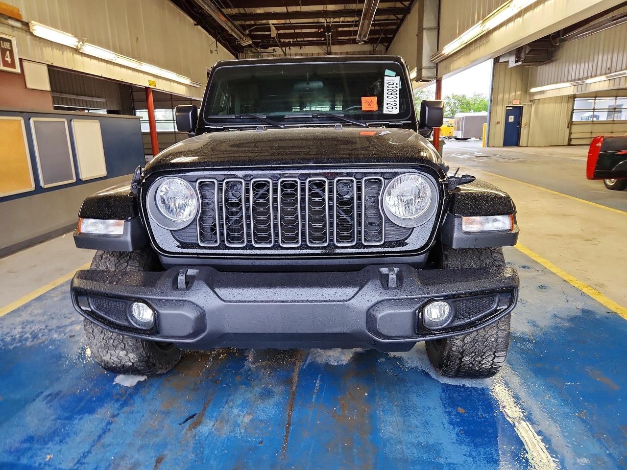 2025 Jeep Gladiator Sport - Image 5