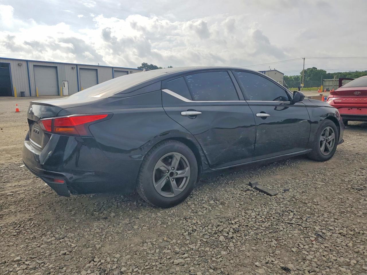 2020 Nissan Altima S - Фото 3