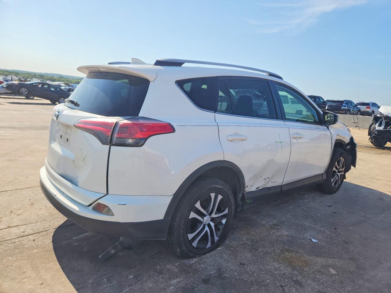 2018 Toyota Rav4 Le - Фото 3
