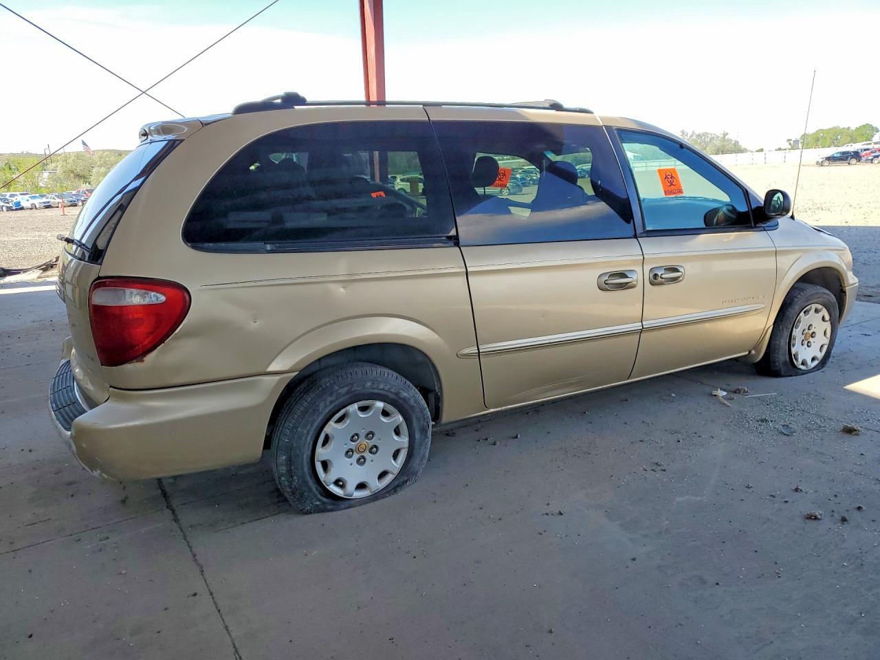 2001 Chrysler Town & Country Lx - Фото 3