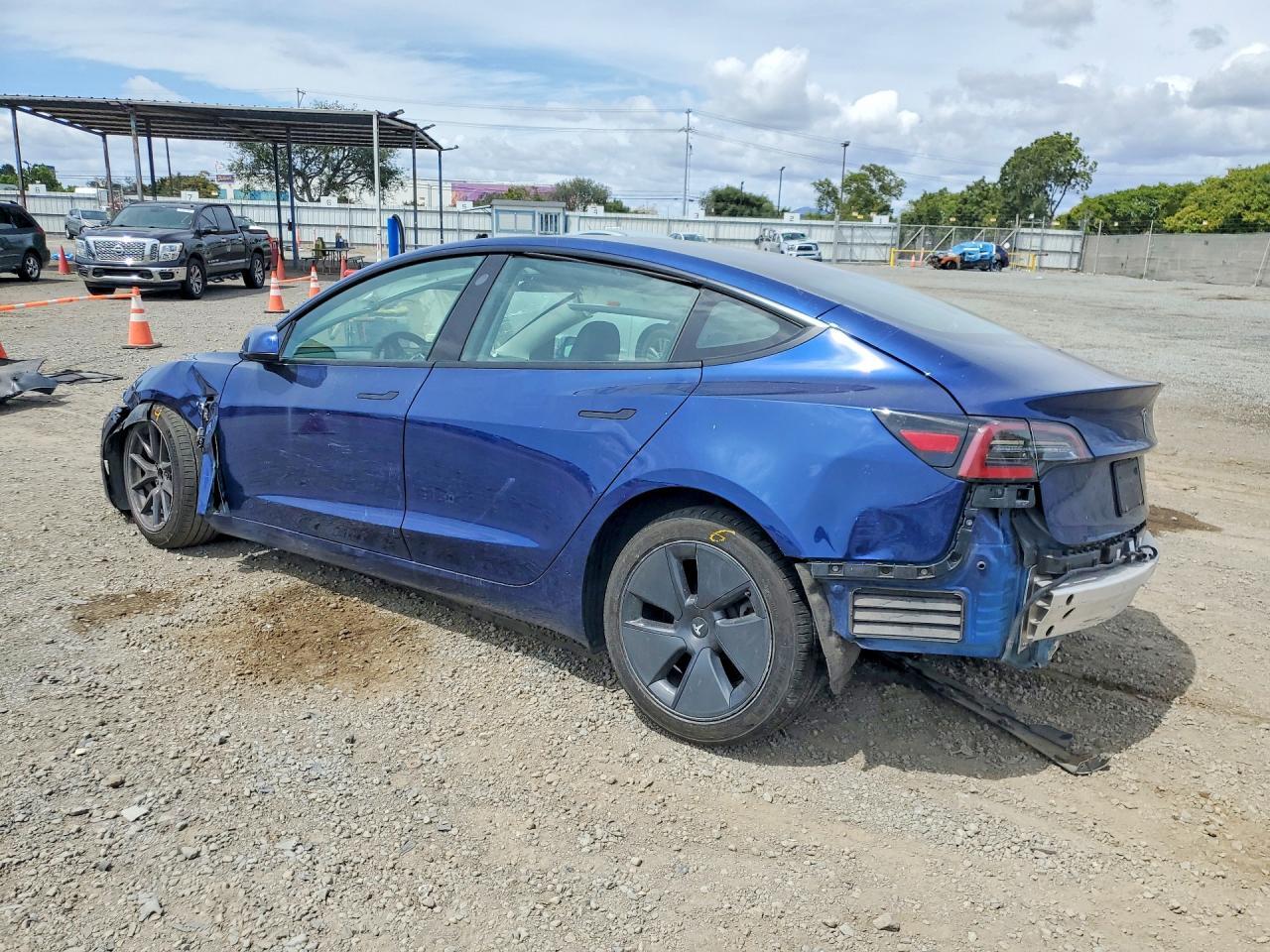 2022 Tesla Model 3 - Фото 2