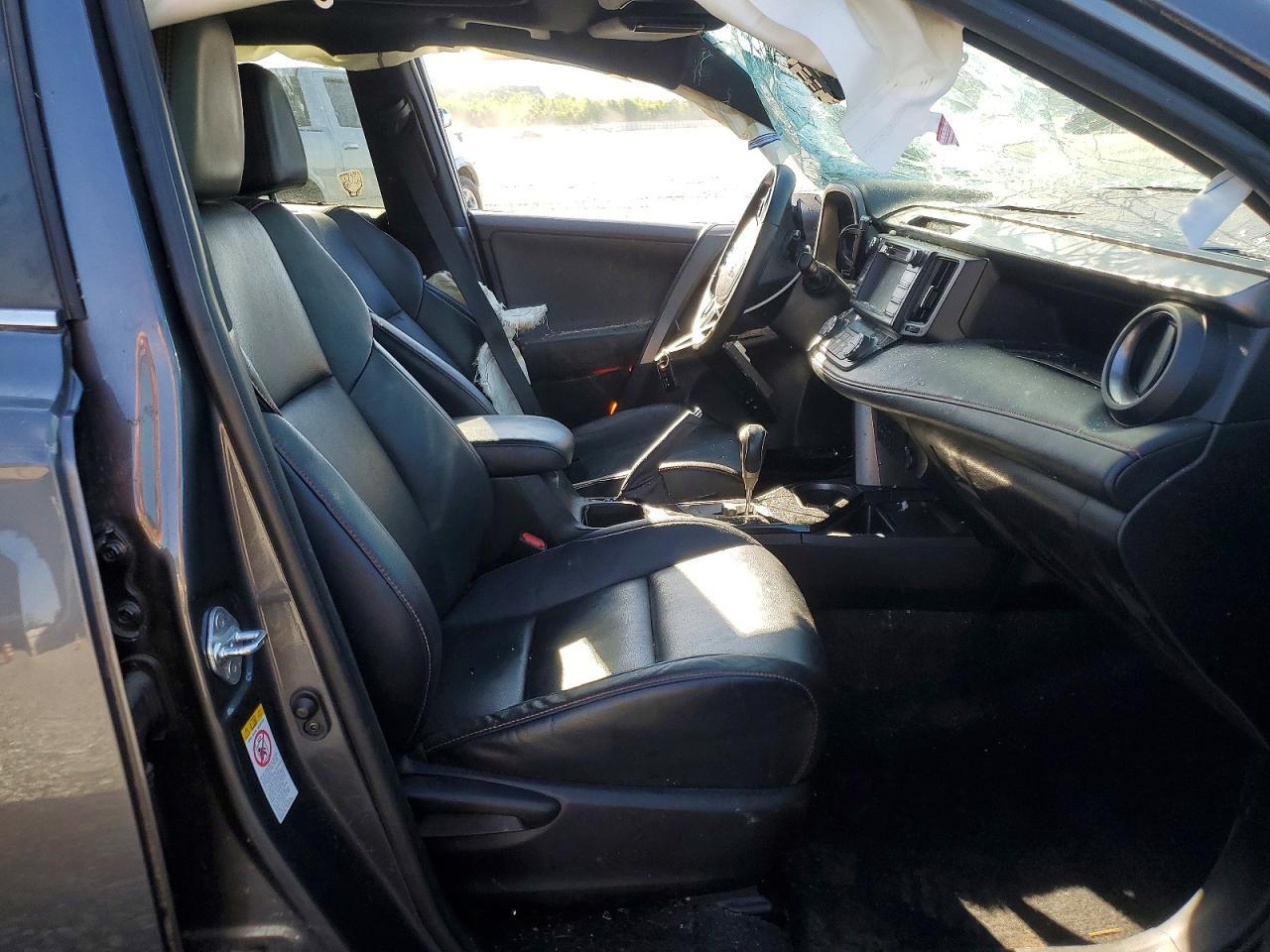 2017 Toyota Rav4 Se - Фото 7
