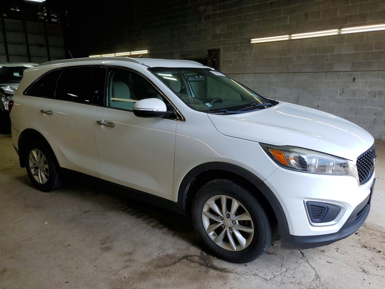 2017 Kia Sorento Lx - Image 4