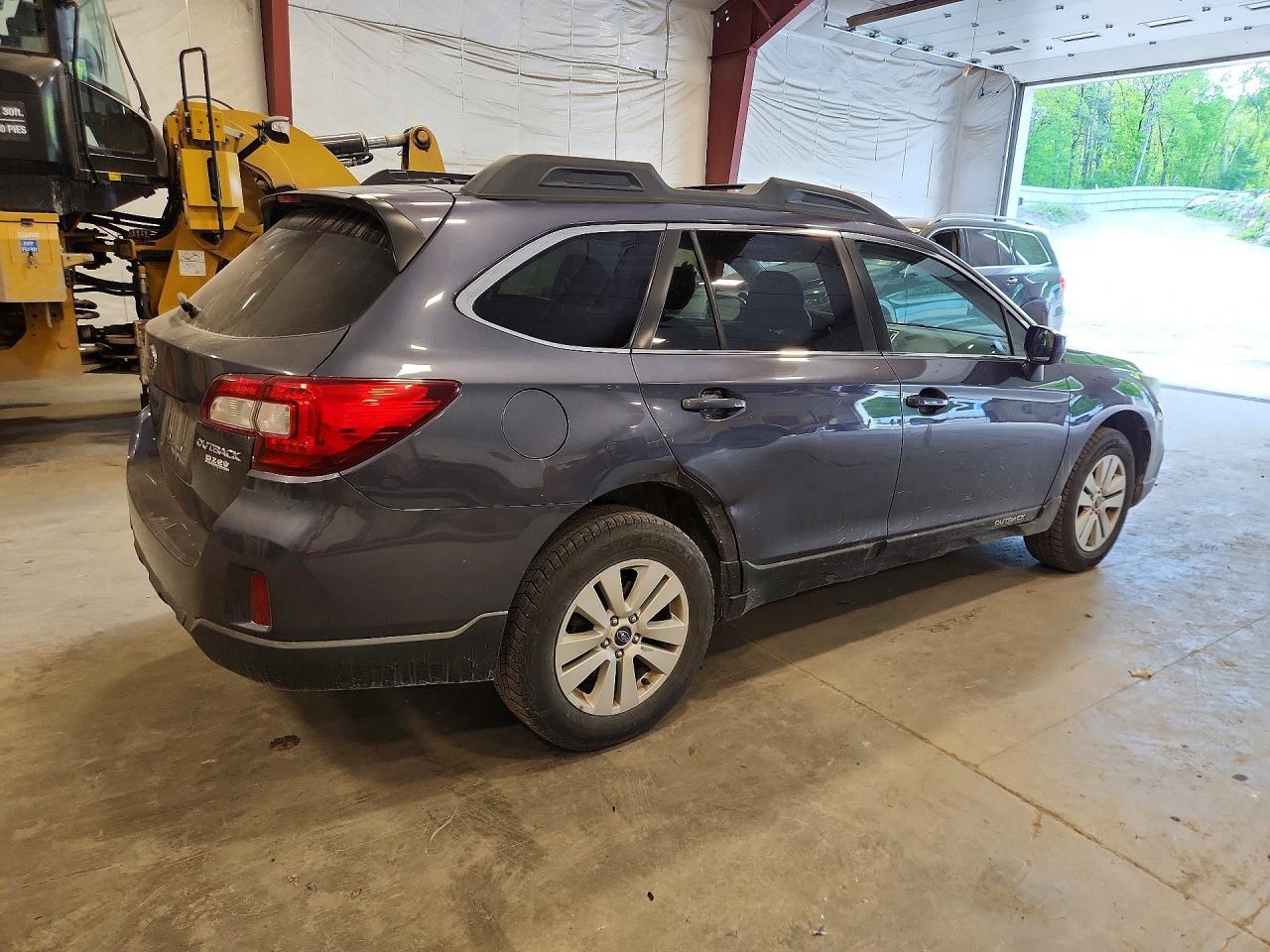2015 Subaru Outback 2.5I Premium - Image 3