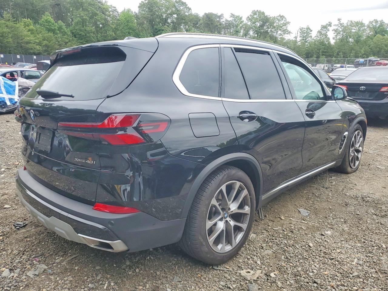 2025 BMW X5 xDrive40I - Image 3