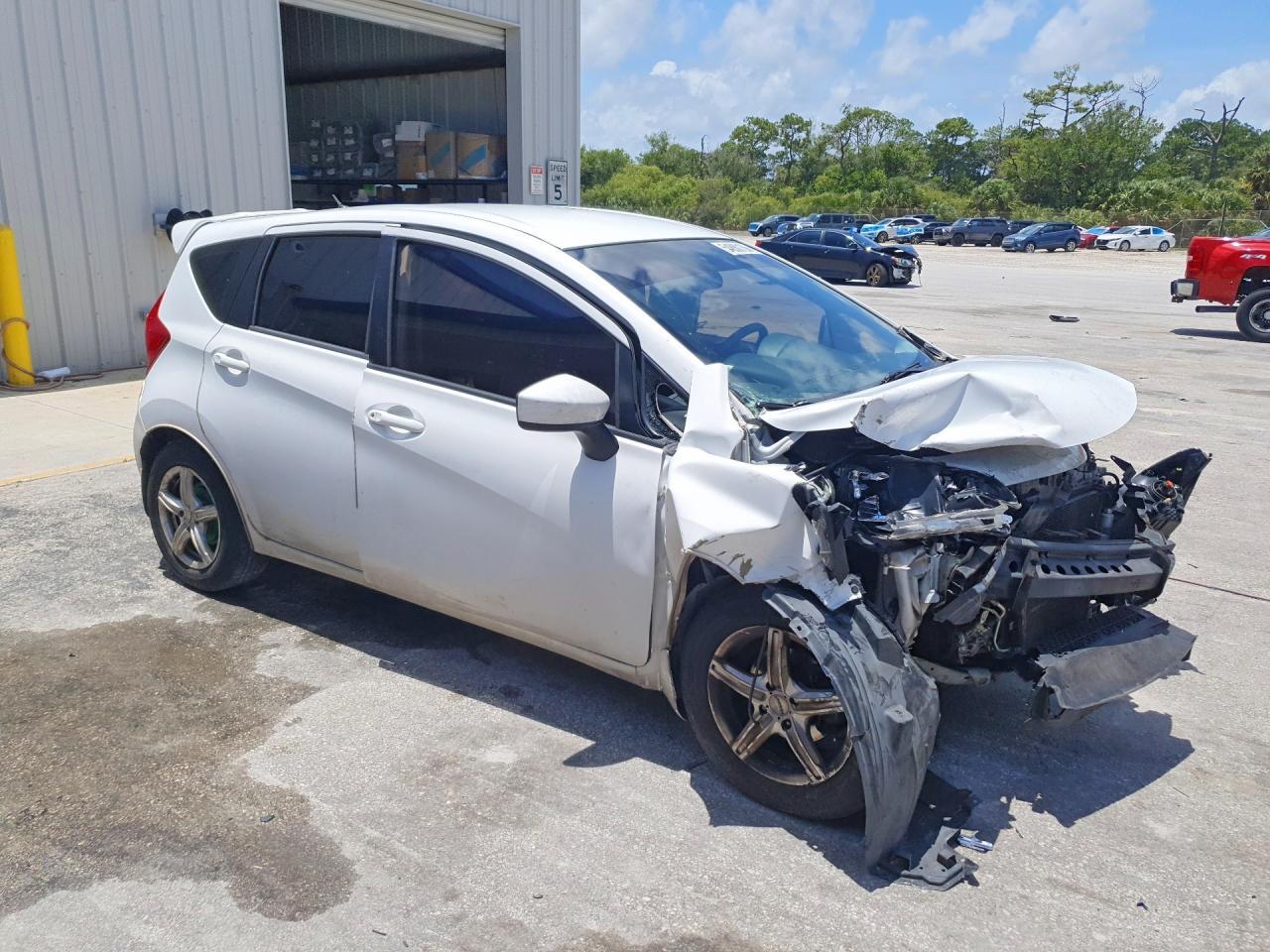 2015 Nissan Versa Note S Plus - Фото 4