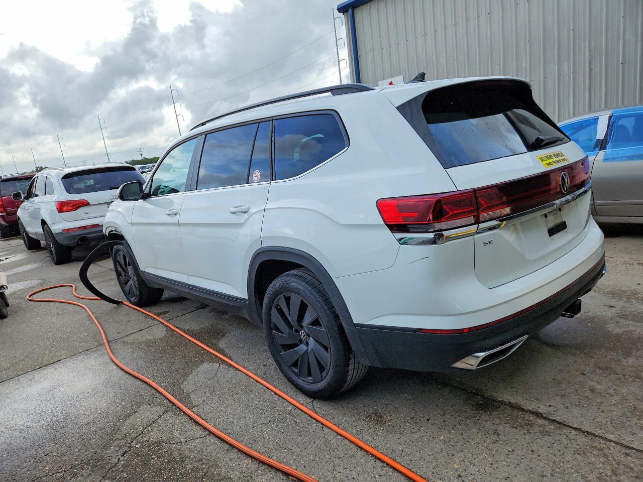 2024 Volkswagen Atlas Se - Image 2