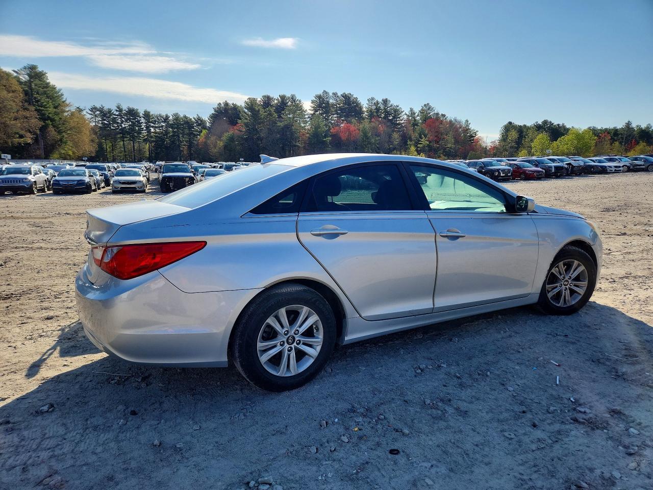2013 Hyundai Sonata Gls - Image 3