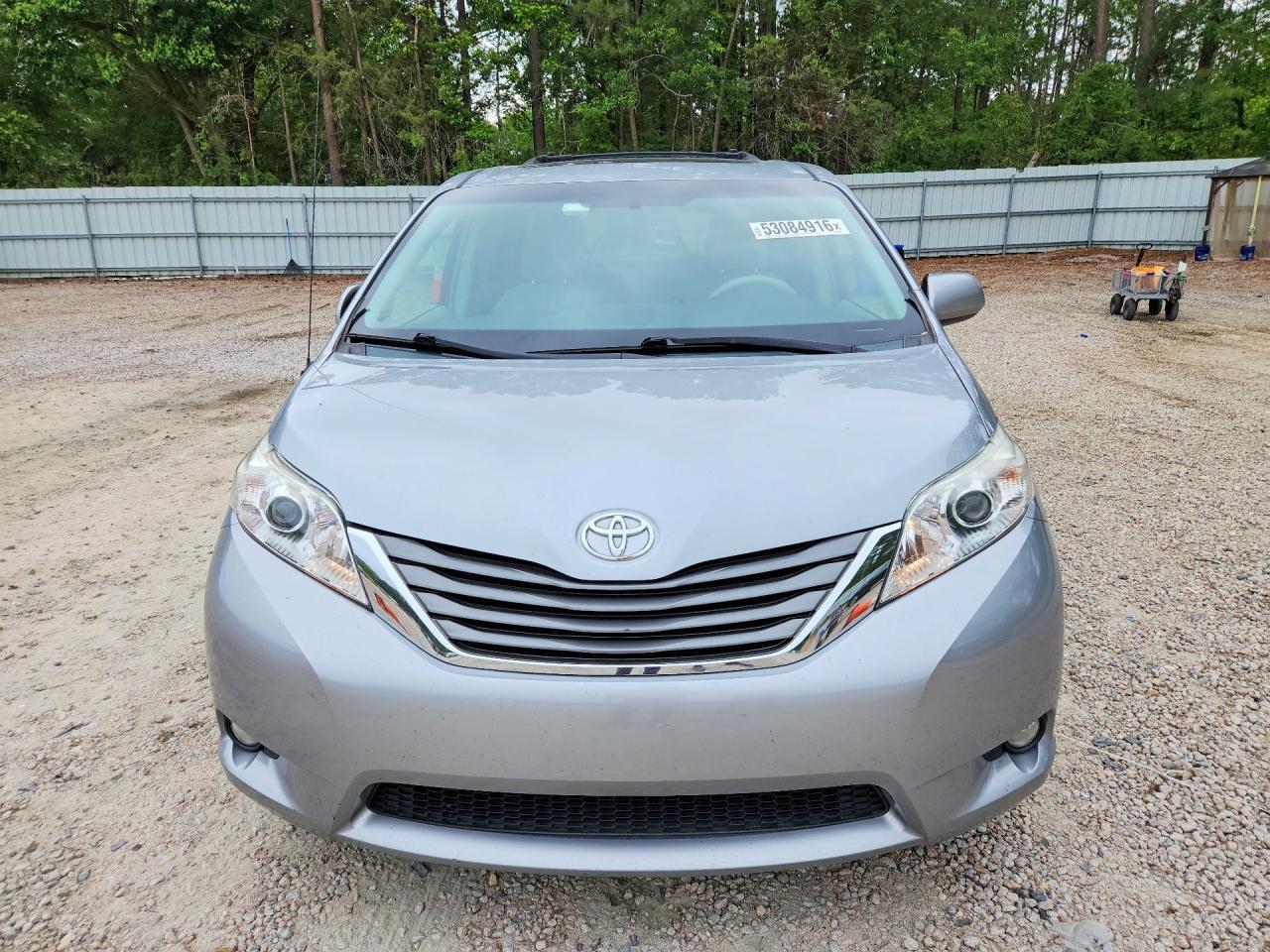 2013 Toyota Sienna Xle 8-Passenger - Фото 5