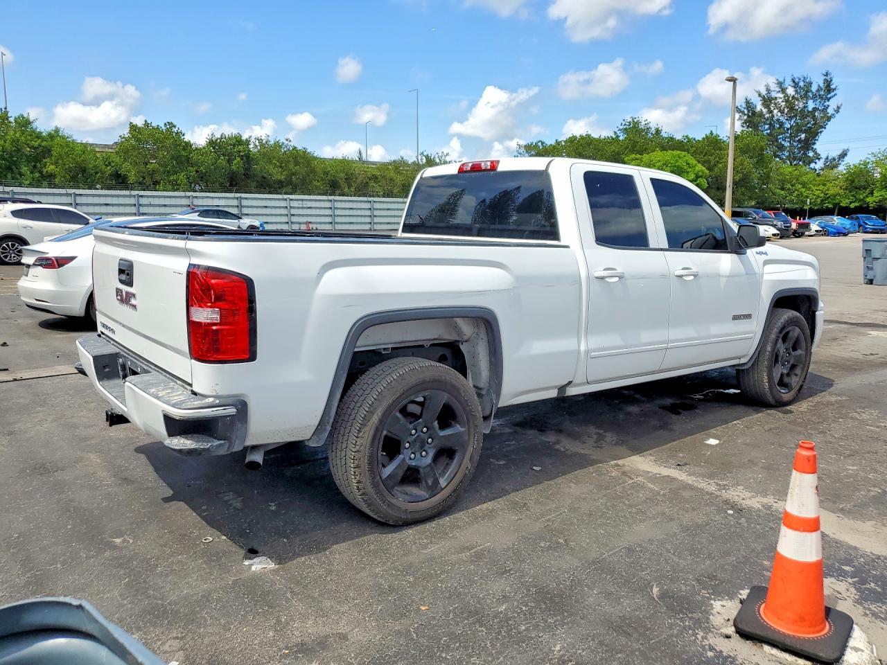 2018 GMC Sierra K1500 - Фото 3